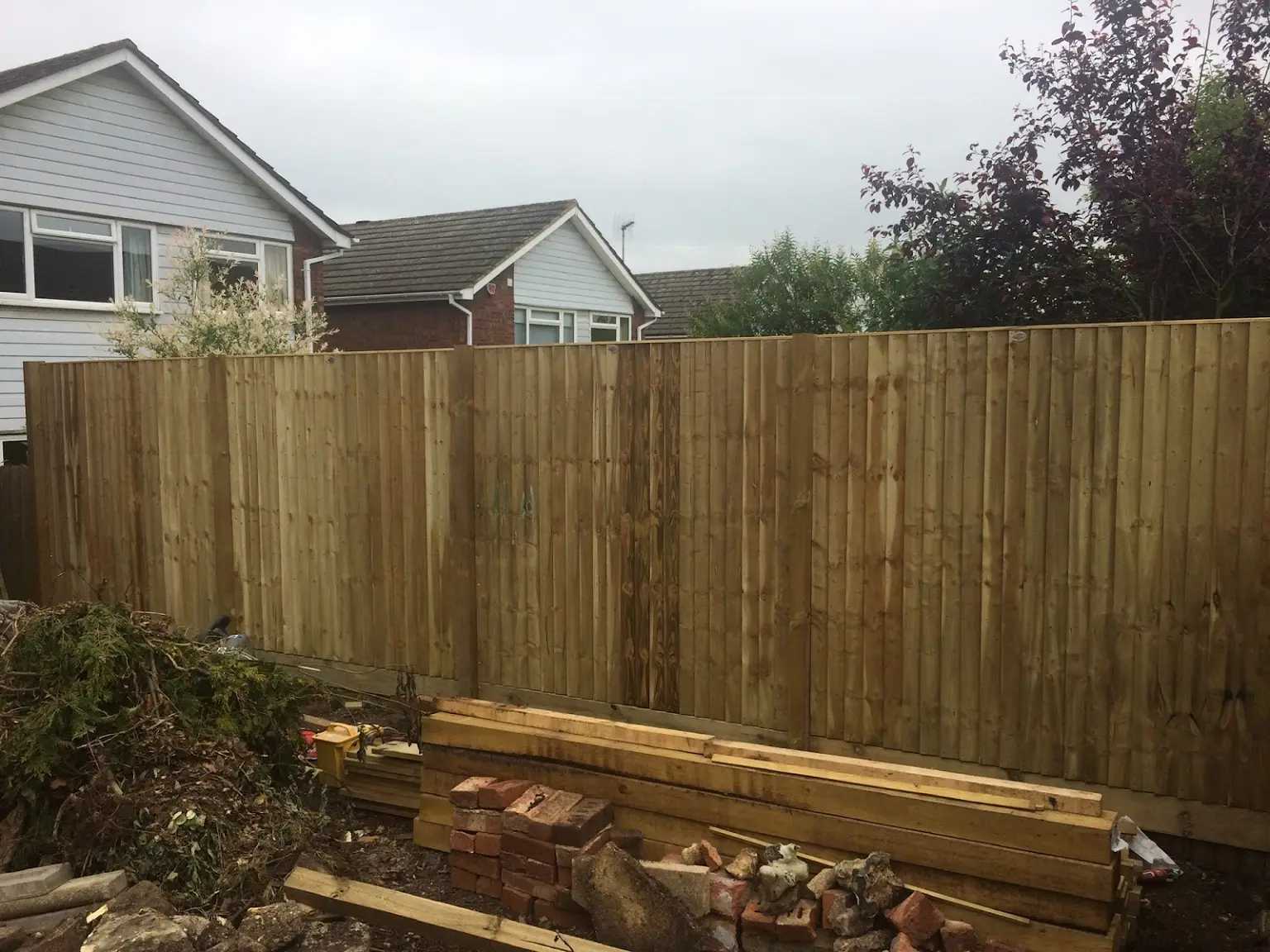 fencing-contractor-in-watford-hertfordshire-03